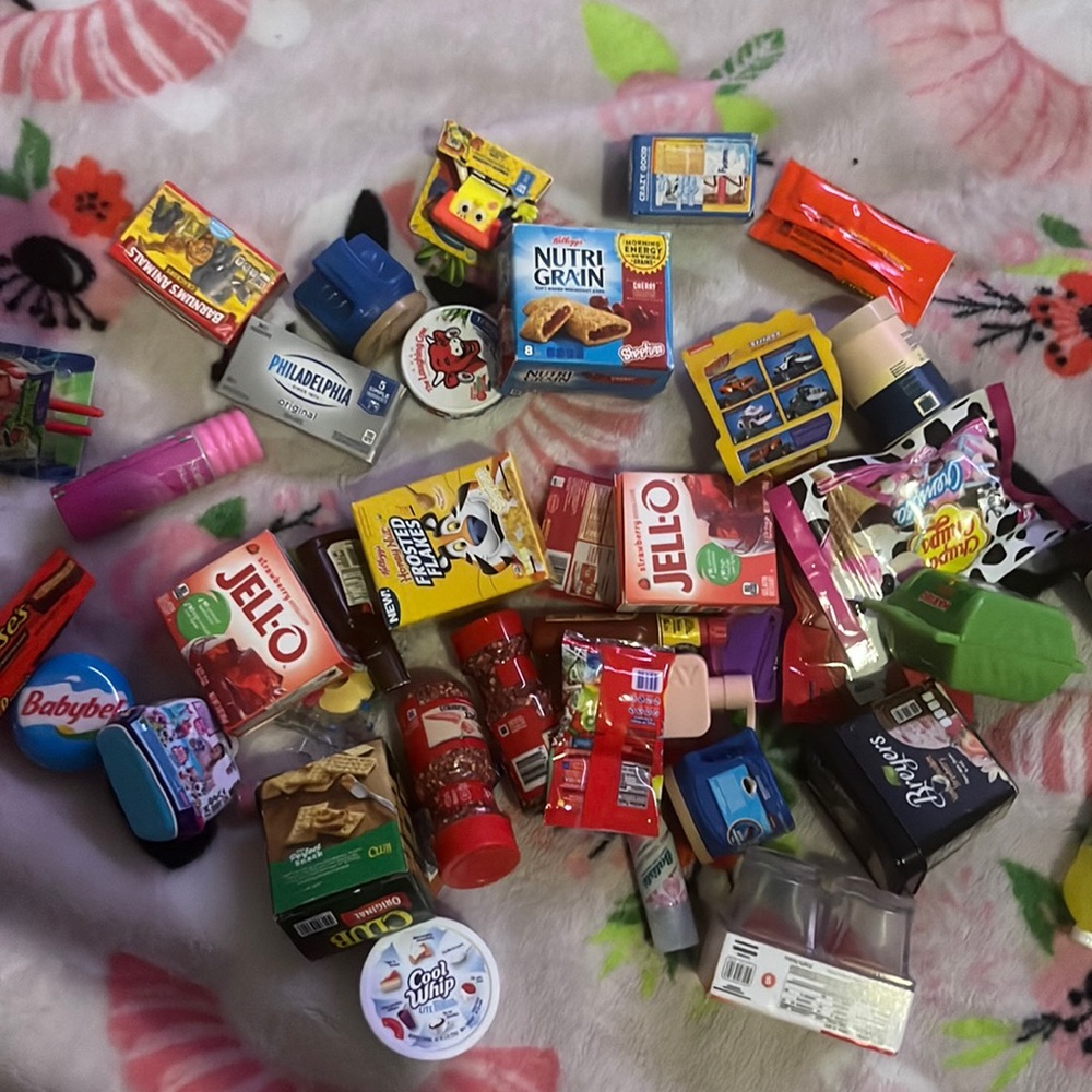 Mystery mini brands